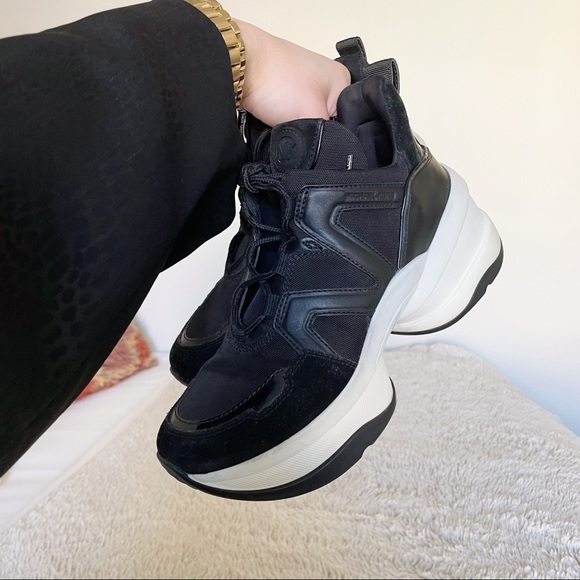 ⚡️ SOLD ⚡️ Michael Kors Olympia Trainers - Picture 1 of 8